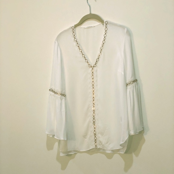 Tahari Tops - 🍒Tahari bell sleeved blouse medium euc